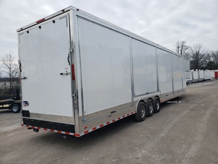 SLE Enclosed Trailers 8.5' X 48' White Gooseneck Enclosed Trailer Storage 7 SLE Enclosed Trailers 8.5' X 48' White Gooseneck Enclosed Trailer Storage - Image 5