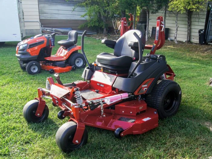 Ferris 61" ISX800 (5902022) 26HP Kawasaki EFI Zero Turn Mower 5 Ferris 61" ISX800 (5902022) 26HP Kawasaki EFI Zero Turn Mower - Image 3