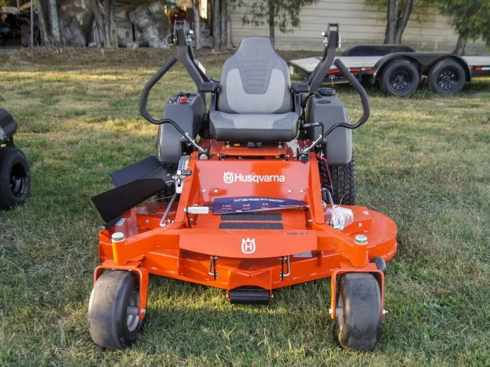 Husqvarna MZ61 Zero Turn Mower 61" 24HP KAW W/ROPS (Scratch & Dent) 4 Husqvarna MZ61 Zero Turn Mower 61" 24HP KAW W/ROPS (Scratch & Dent) - Image 2