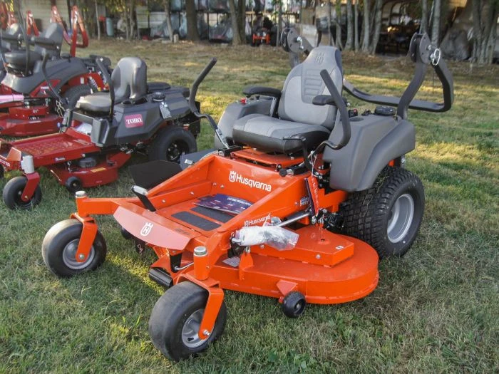 Husqvarna MZ61 Zero Turn Mower 61" 24HP KAW W/ROPS (Scratch & Dent) 5 Husqvarna MZ61 Zero Turn Mower 61" 24HP KAW W/ROPS (Scratch & Dent) - Image 3